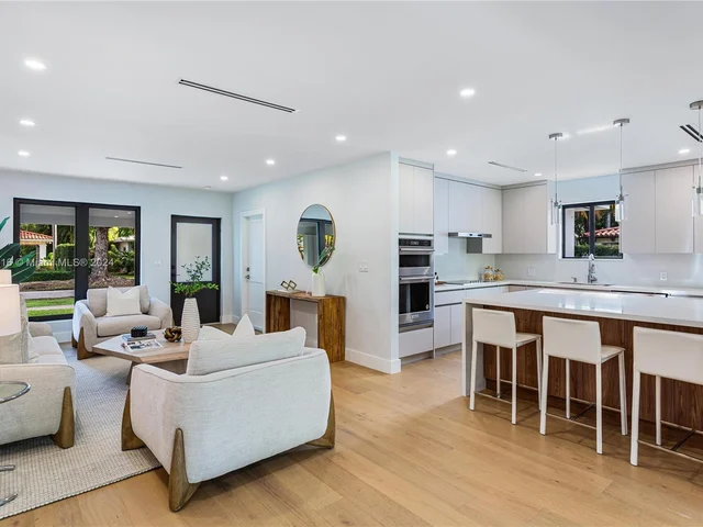 1519 Robbia Ave, Coral Gables FL 33146