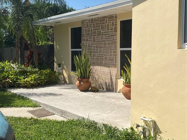 17225 SW 302nd St, Homestead FL 33030