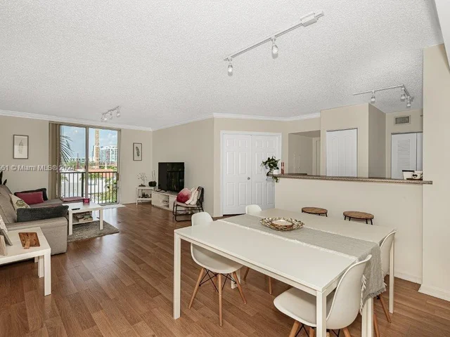 1900 Van Buren St # 408B, Hollywood FL 33020