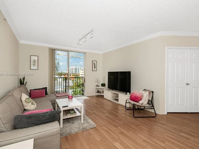 1900 Van Buren St # 408B, Hollywood FL 33020