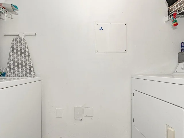 1900 Van Buren St # 408B, Hollywood FL 33020