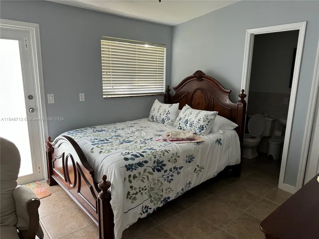 6465 SW 33rd St, Miami FL 33155