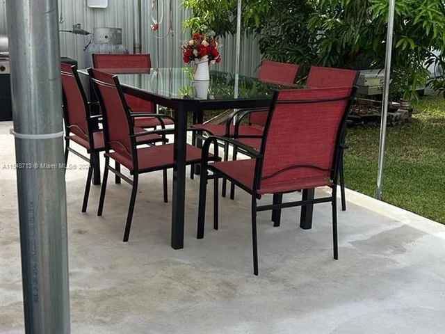 6465 SW 33rd St, Miami FL 33155