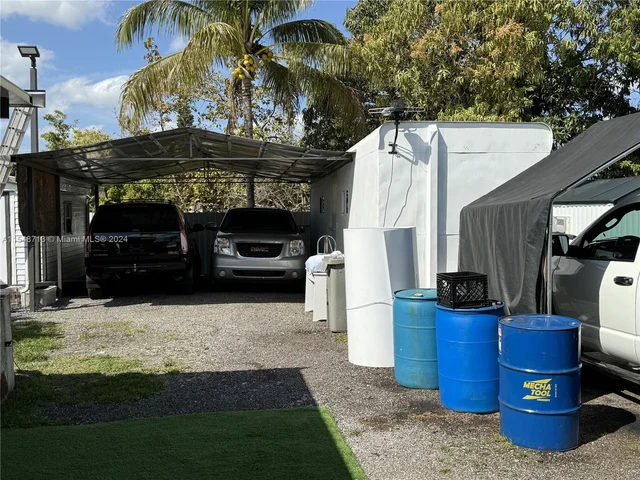 6465 SW 33rd St, Miami FL 33155