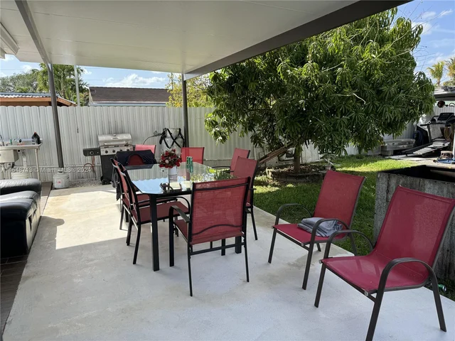 6465 SW 33rd St, Miami FL 33155