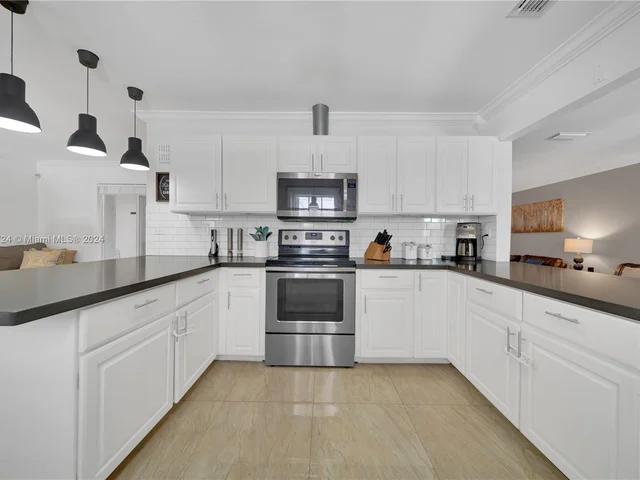 3415 SW 108th Ct, Miami FL 33165