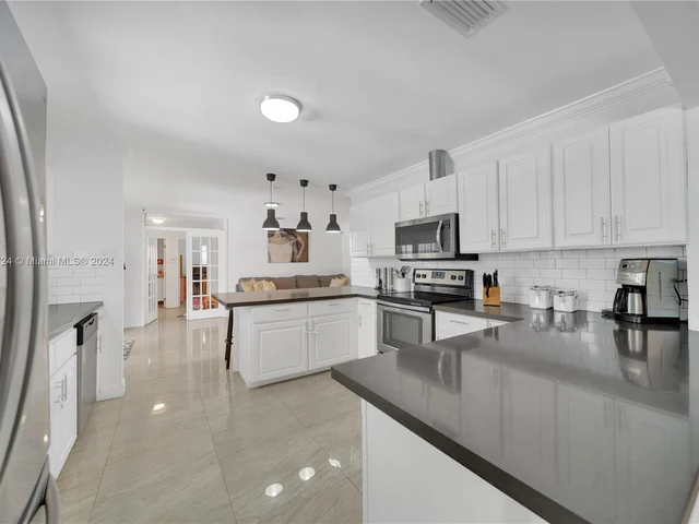 3415 SW 108th Ct, Miami FL 33165