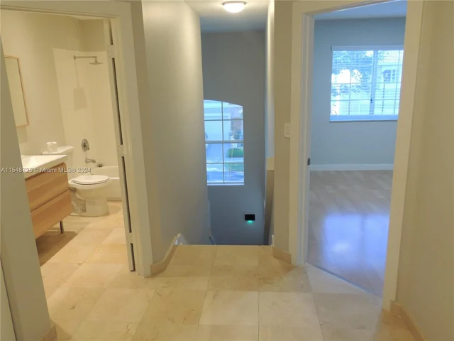 10813 NW 53rd Ln, Doral FL 33178