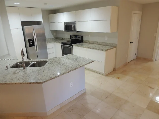 10813 NW 53rd Ln, Doral FL 33178