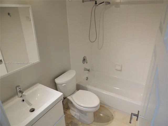 10813 NW 53rd Ln, Doral FL 33178