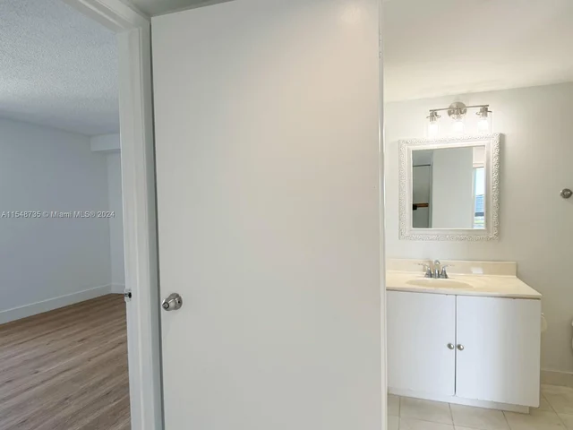 3400 NE 192nd St # 1404, Aventura FL 33180