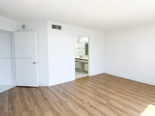 3400 NE 192nd St # 1404, Aventura FL 33180