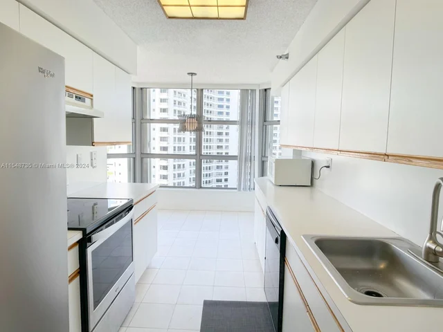 3400 NE 192nd St # 1404, Aventura FL 33180