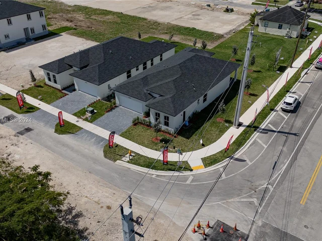 22590 SW 124 CT, Miami FL 33170