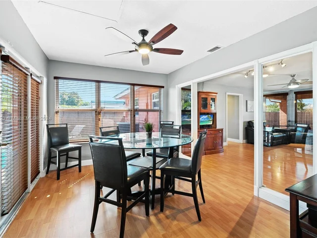 7671 NW 15th Ct, Pembroke Pines FL 33024