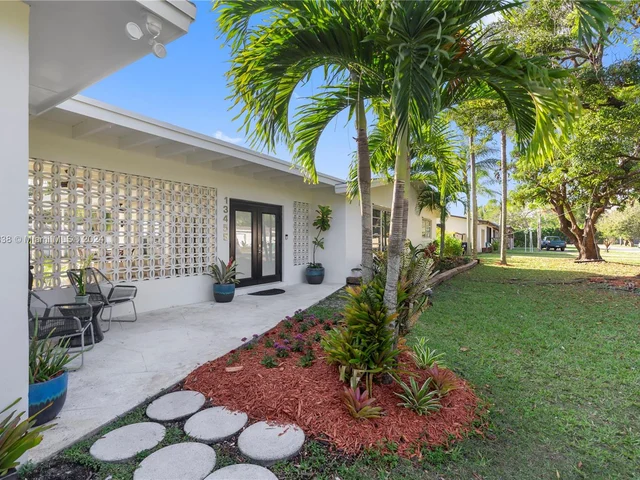 13455 SW 100th Ct, Miami FL 33176