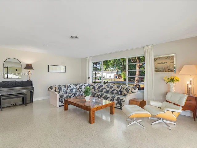 13455 SW 100th Ct, Miami FL 33176