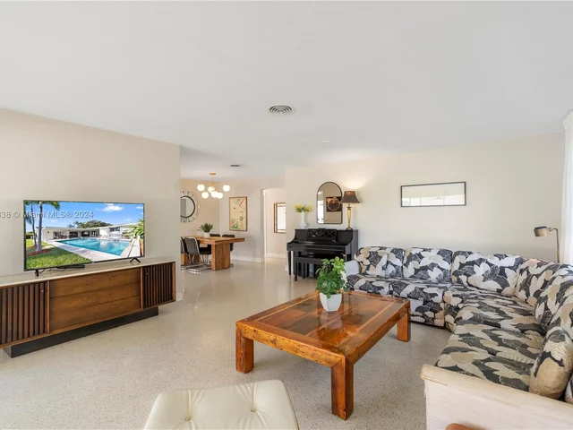 13455 SW 100th Ct, Miami FL 33176