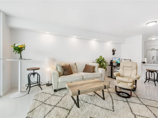 1155 Brickell Bay Dr # 2005, Miami FL 33131