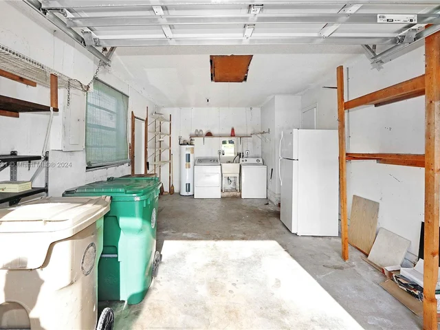 1011 SW 127th Ter, Davie FL 33325