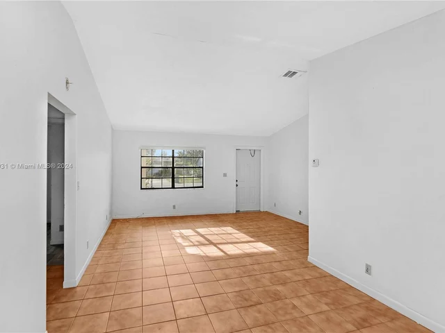 1011 SW 127th Ter, Davie FL 33325