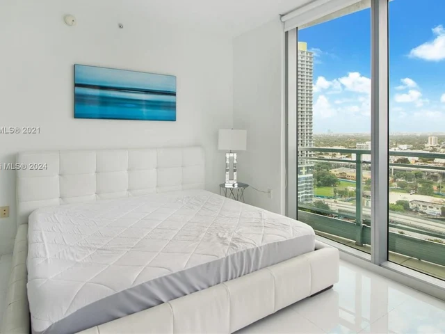 92 SW 3rd St # 2510, Miami FL 33130