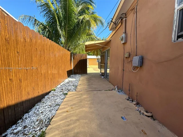 19431 NE 1st Ct, Miami FL 33179