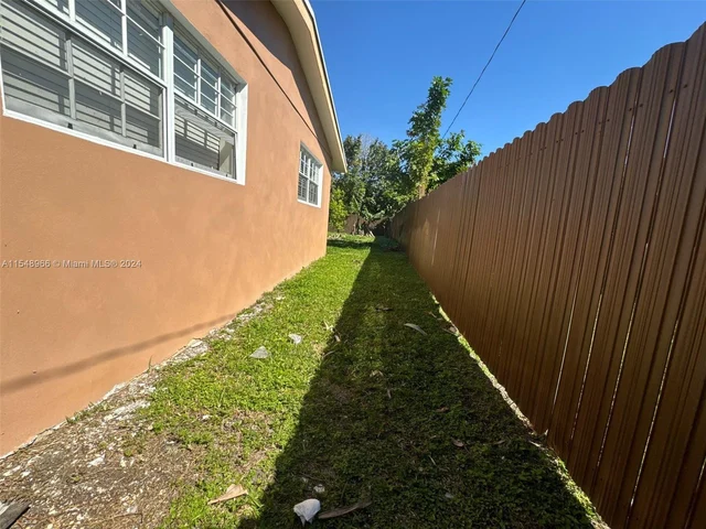 19431 NE 1st Ct, Miami FL 33179