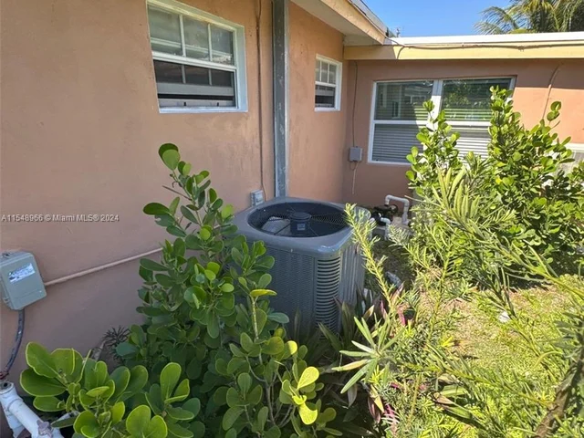 19431 NE 1st Ct, Miami FL 33179