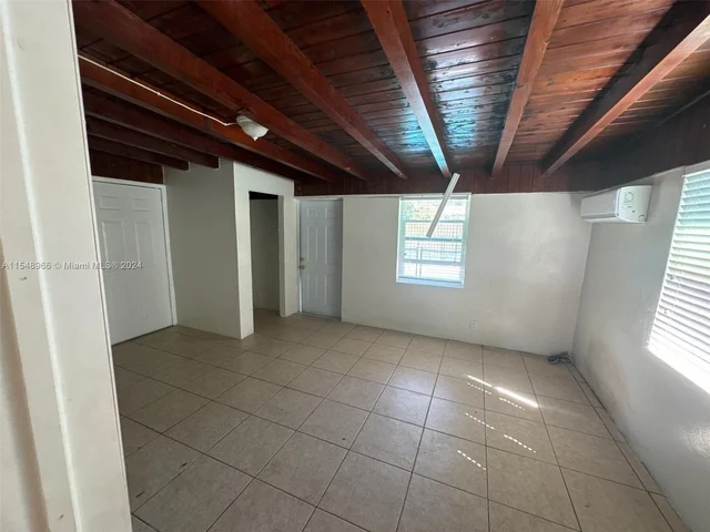 19431 NE 1st Ct, Miami FL 33179