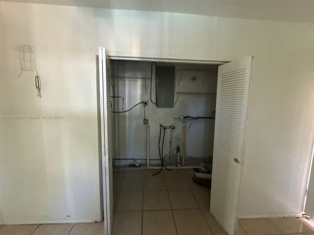 19431 NE 1st Ct, Miami FL 33179