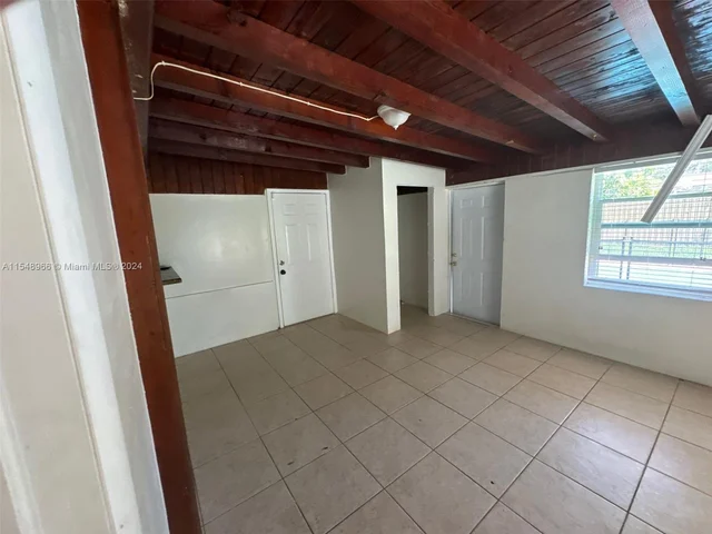 19431 NE 1st Ct, Miami FL 33179