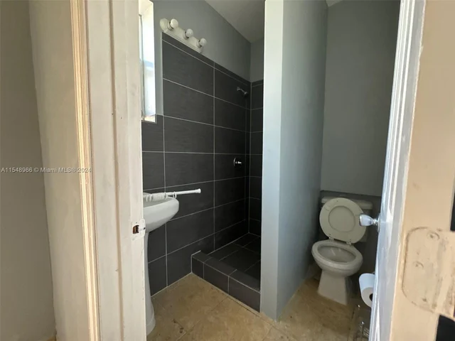 19431 NE 1st Ct, Miami FL 33179