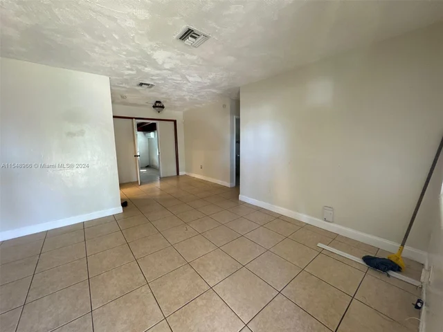 19431 NE 1st Ct, Miami FL 33179