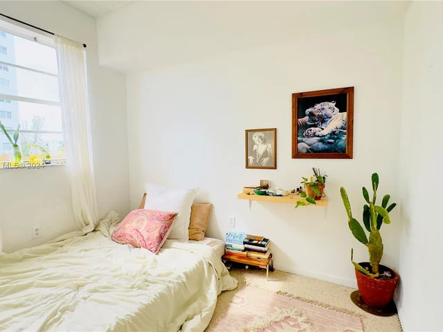 6881 Bay Dr # 22, Miami Beach FL 33141