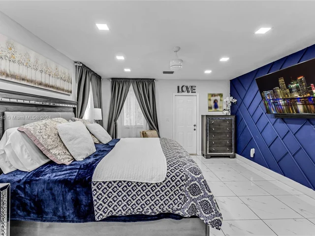 2175 NW 111th St, Miami FL 33167