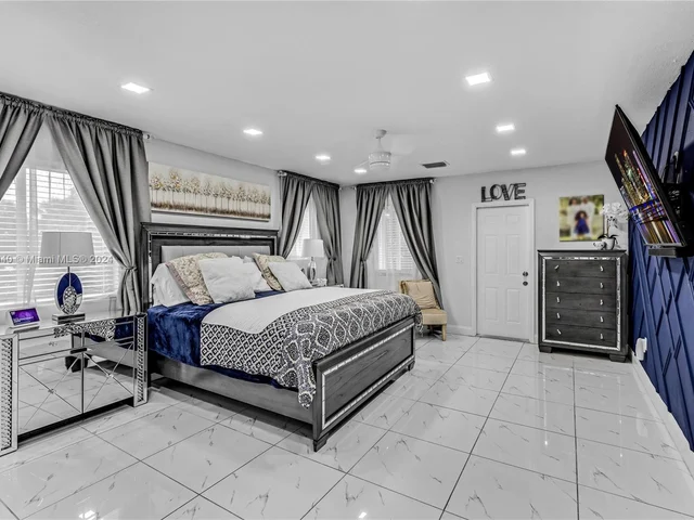 2175 NW 111th St, Miami FL 33167