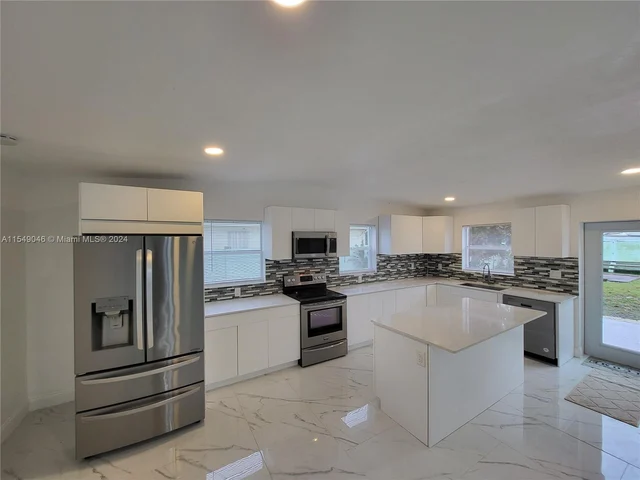 9900 SW 45th St, Miami FL 33165