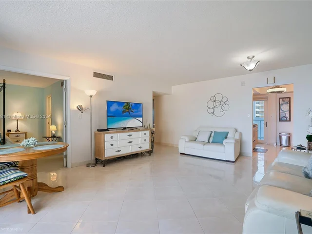 1057 Hillsboro Mile # 214, Hillsboro Beach FL 33062