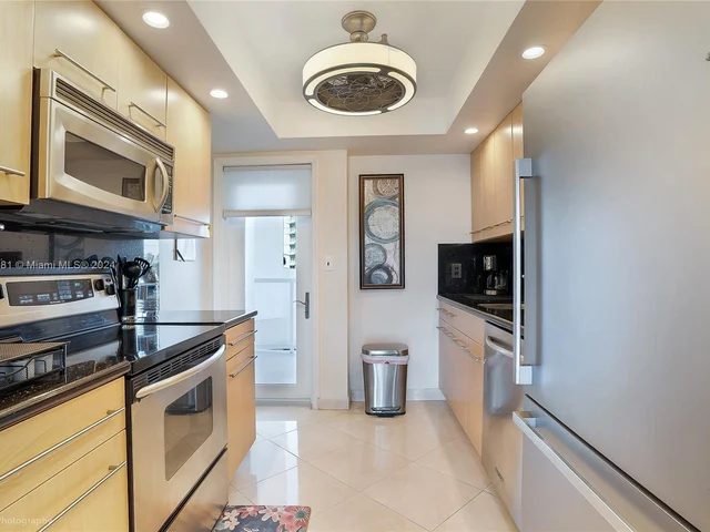 1057 Hillsboro Mile # 214, Hillsboro Beach FL 33062