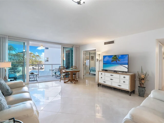 1057 Hillsboro Mile # 214, Hillsboro Beach FL 33062