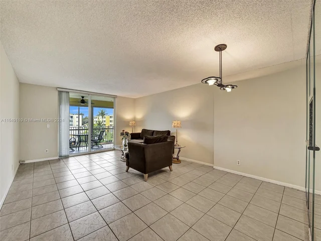 1024 SE 3rd Ave # 305, Dania Beach FL 33004