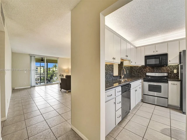 1024 SE 3rd Ave # 305, Dania Beach FL 33004