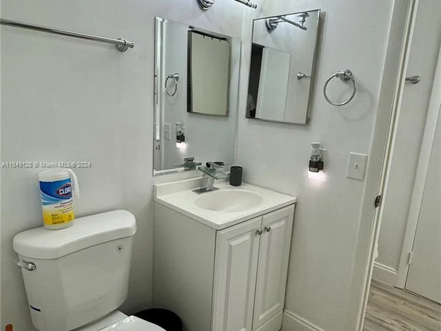 910 Constitution Dr # 910E, Homestead FL 33034