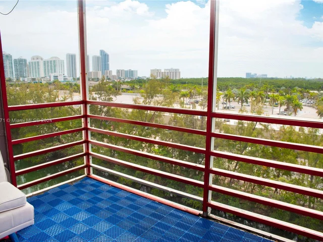 3660 NE 166th St # 802, North Miami Beach FL 33160