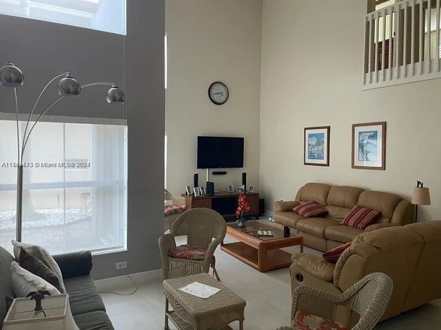 1095 Weeping Willow Way, Hollywood FL 33019