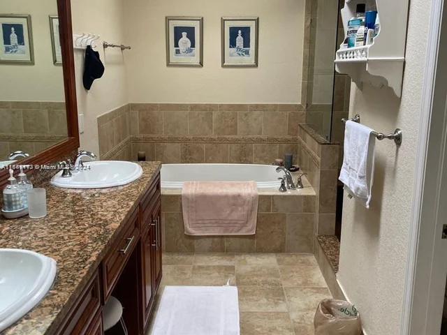 1095 Weeping Willow Way, Hollywood FL 33019