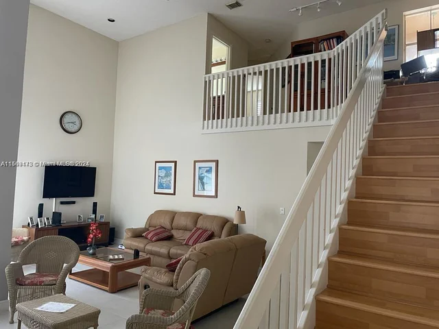 1095 Weeping Willow Way, Hollywood FL 33019