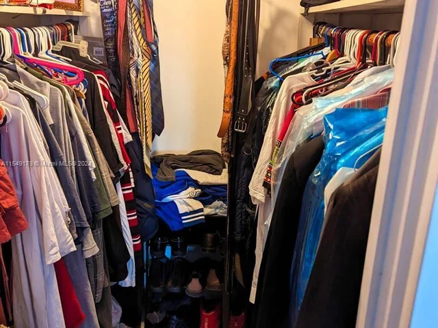 4160 Inverrary Dr # 210, Lauderhill FL 33319