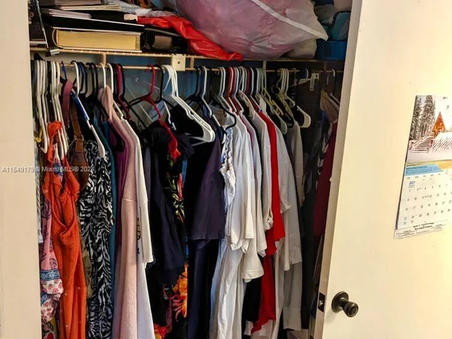 4160 Inverrary Dr # 210, Lauderhill FL 33319